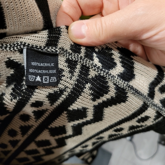 Charlie Paige Cardigan - Picture 5 of 5